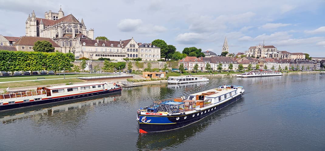 Cruisng past Auxerre, Burgundy